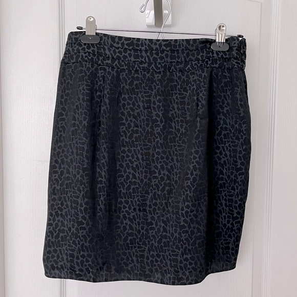 ‼️3/$30‼️ Guess Leopard Print Faux Wrap Skirt - Picture 2 of 3